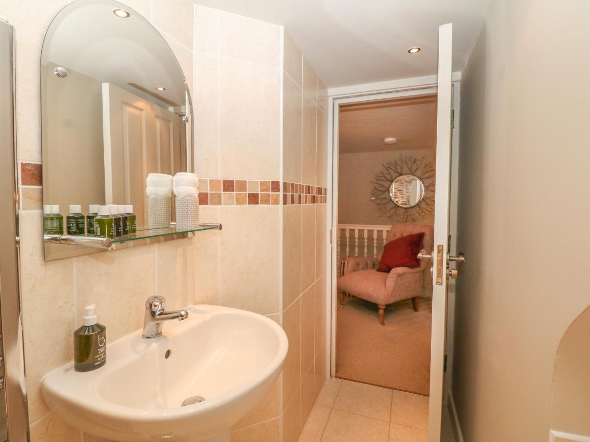 Holiday home Brookhouse *